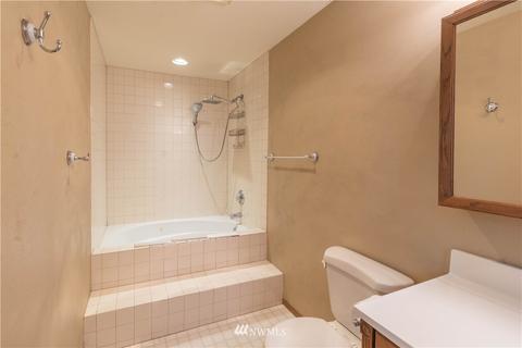 984 Tipsoo Loop N, Rainier, WA 98576 photo 17