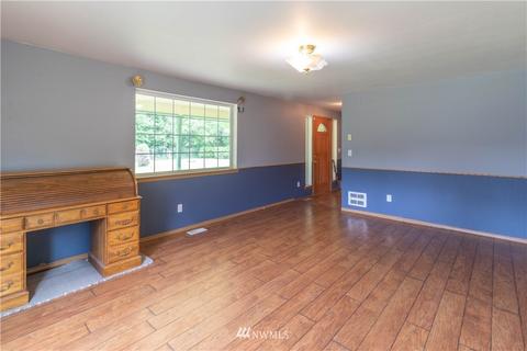 984 Tipsoo Loop N, Rainier, WA 98576 photo 5