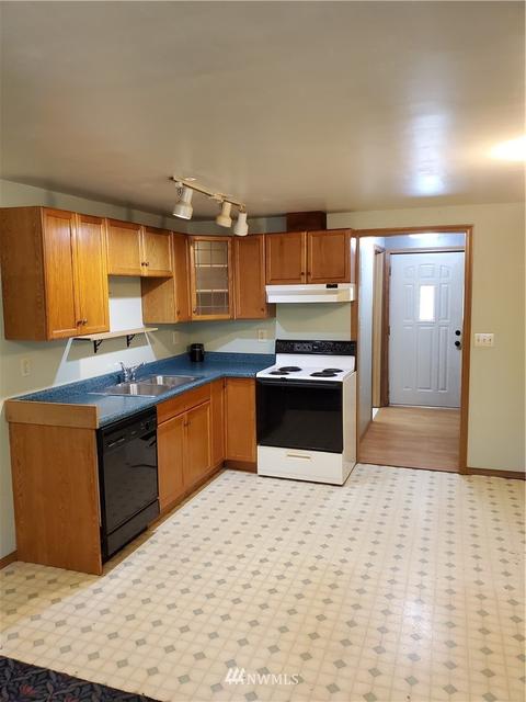 984 Tipsoo Loop N, Rainier, WA 98576 photo 25