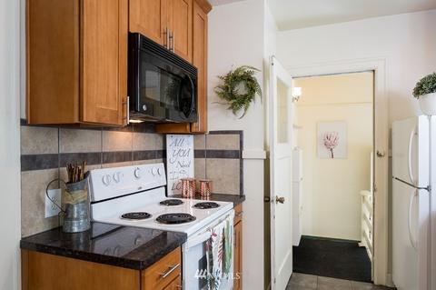323 N 73rd St, Seattle, WA 98103 photo 15