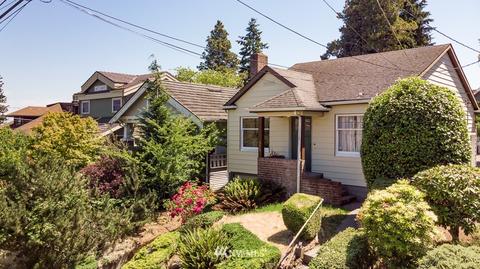 323 N 73rd St, Seattle, WA 98103 photo 3