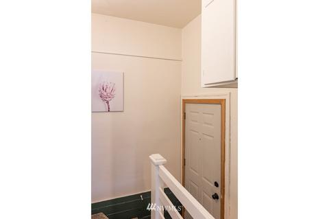 323 N 73rd St, Seattle, WA 98103 photo 19