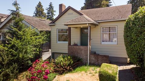 323 N 73rd St, Seattle, WA 98103 photo 2