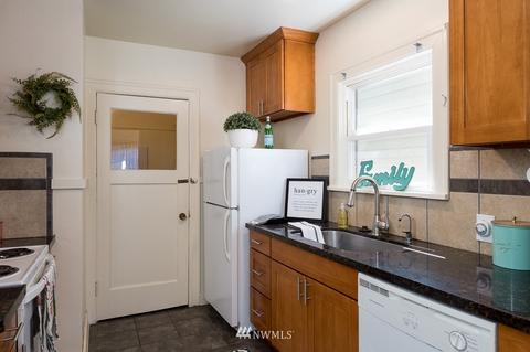 323 N 73rd St, Seattle, WA 98103 photo 14
