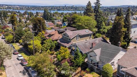 323 N 73rd St, Seattle, WA 98103 photo 4