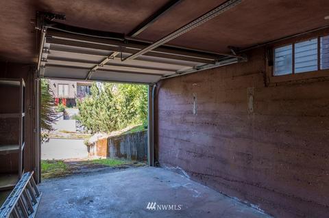 323 N 73rd St, Seattle, WA 98103 photo 25