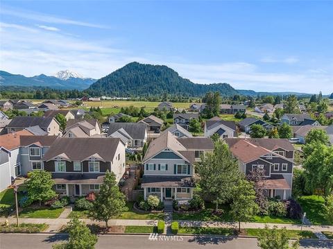 222 Petersen Dr E, Enumclaw, WA 98022 photo 2
