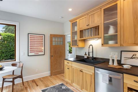 1815 E Harrison St, Seattle, WA 98112 photo 13