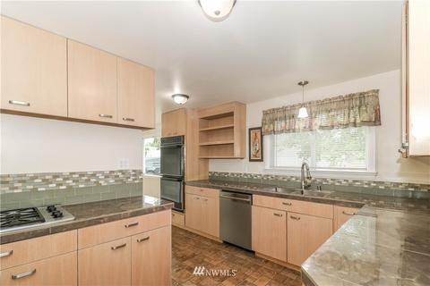 8027 Spokane Dr, Everett, WA 98203 photo 6