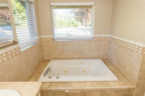 974 Tipsoo Loop N, Rainier, WA 98576 photo 19