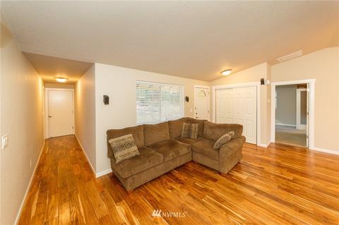 974 Tipsoo Loop N, Rainier, WA 98576 photo 12