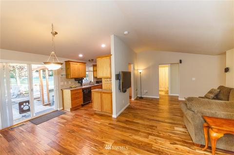 974 Tipsoo Loop N, Rainier, WA 98576 photo 11