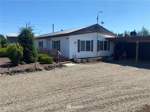 468 Middle Fork Rd, Onalaska, WA 98570 photo 2