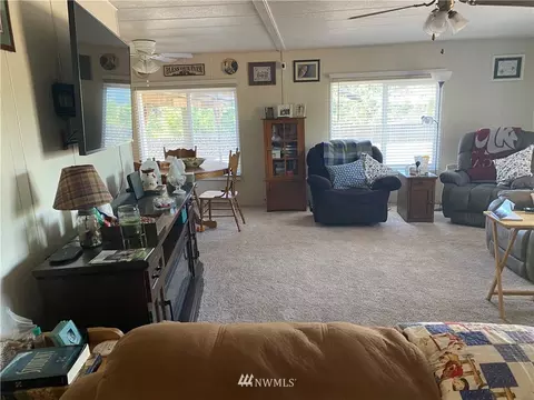 468 Middle Fork Rd, Onalaska, WA 98570 photo 6