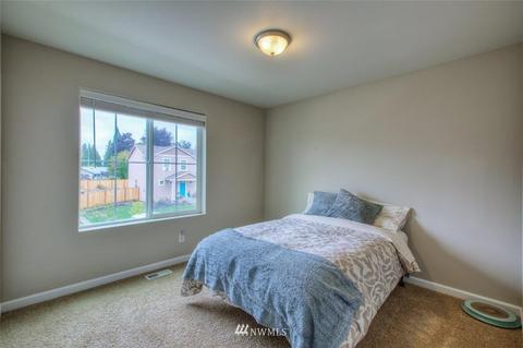 1026 Bondgard Ave E, Enumclaw, WA 98022 photo 14