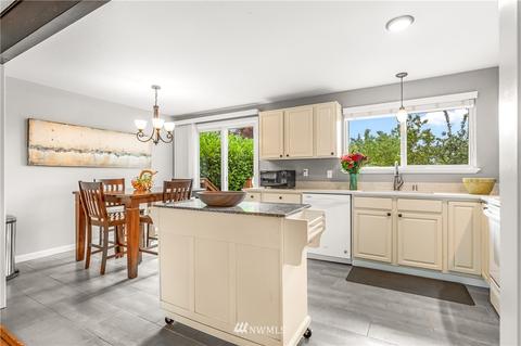 102 224th St SW, Bothell, WA 98021 photo 5