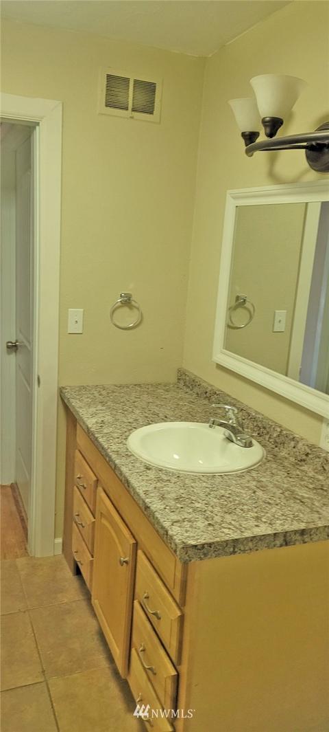 421 Madison St, Everett, WA 98203 photo 8