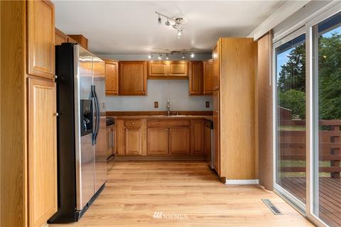 915 196th St E, Spanaway, WA 98387 photo 4