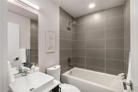1060 E Harrison St, Seattle, WA 98102 photo 17