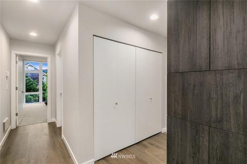 1060 E Harrison St, Seattle, WA 98102 photo 21