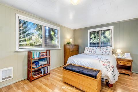 6517 Olympic Dr SE, Everett, WA 98203 photo 8
