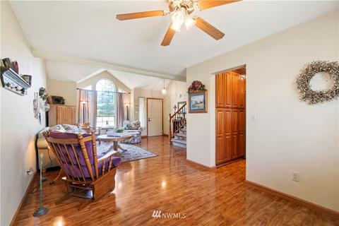 15215 64th St E, Sumner, WA 98390 photo 8