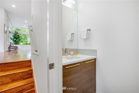 3217 E Spring St, Seattle, WA 98122 photo 11
