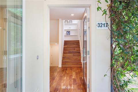 3217 E Spring St, Seattle, WA 98122 photo 3