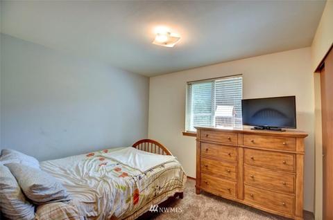 809 Tipsoo Loop SE, Rainier, WA 98576 photo 13