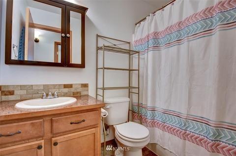 809 Tipsoo Loop SE, Rainier, WA 98576 photo 15