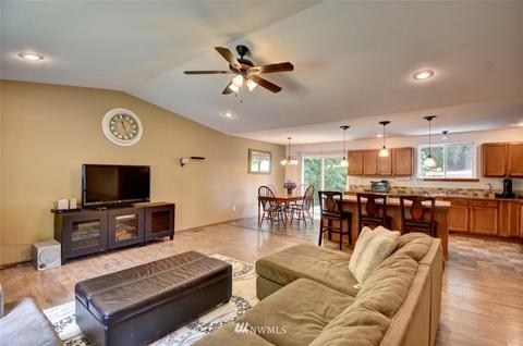 809 Tipsoo Loop SE, Rainier, WA 98576 photo 4