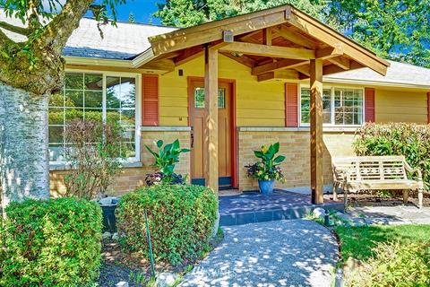 8511 Maple Ln, Edmonds, WA 98026 photo 2