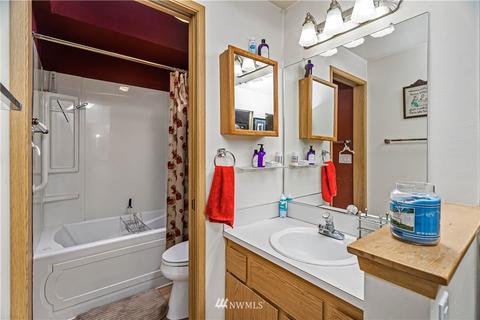 309 Petschauer Pl, Enumclaw, WA 98022 photo 17