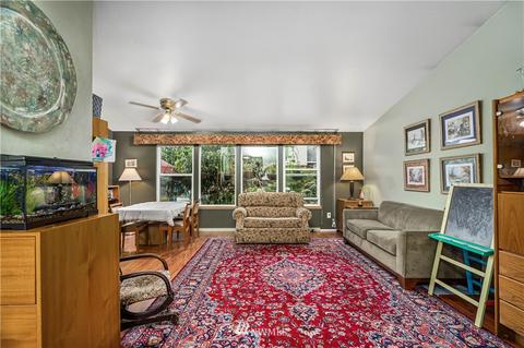 309 Petschauer Pl, Enumclaw, WA 98022 photo 5