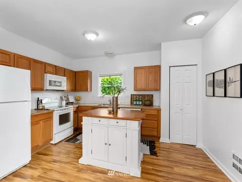 1917 Rucker Ave, Everett, WA 98201 photo 6