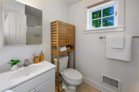 4521 Eastern Ave N, Seattle, WA 98103 photo 27