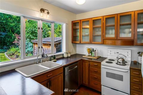 4521 Eastern Ave N, Seattle, WA 98103 photo 9