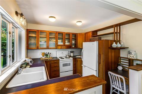 4521 Eastern Ave N, Seattle, WA 98103 photo 8