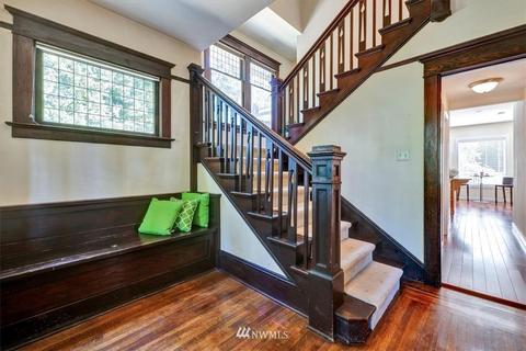 2408 Broadway E, Seattle, WA 98102 photo 2