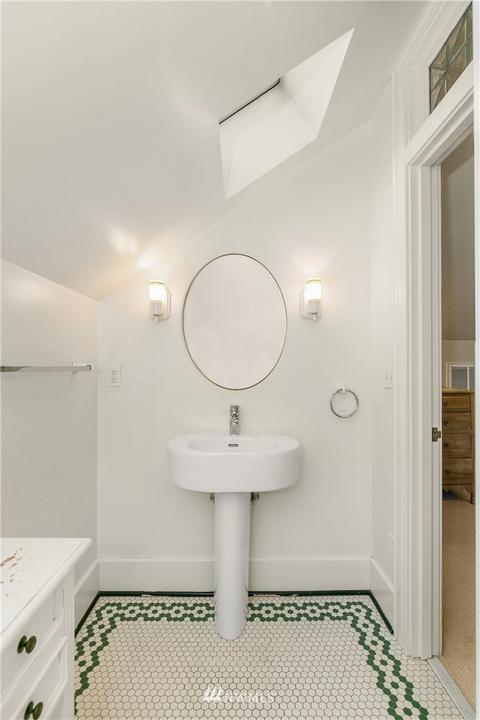 117 18th Ave E, Seattle, WA 98112 photo 29