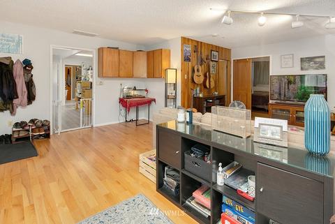 12008 Gibson Rd, Everett, WA 98204 photo 2
