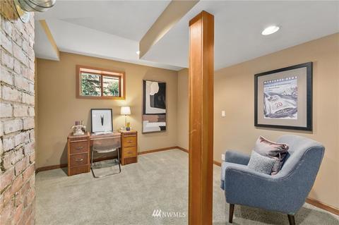 907 E Howe St, Seattle, WA 98102 photo 30