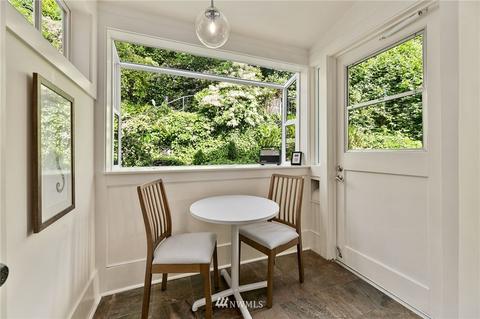 907 E Howe St, Seattle, WA 98102 photo 16