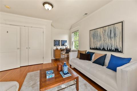 907 E Howe St, Seattle, WA 98102 photo 24