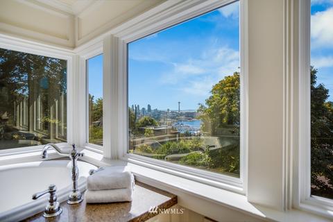 907 E Howe St, Seattle, WA 98102 photo 20