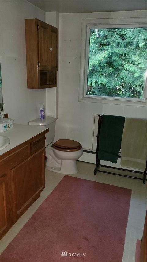 11331 E Riverside Dr, Bothell, WA 98011 photo 8