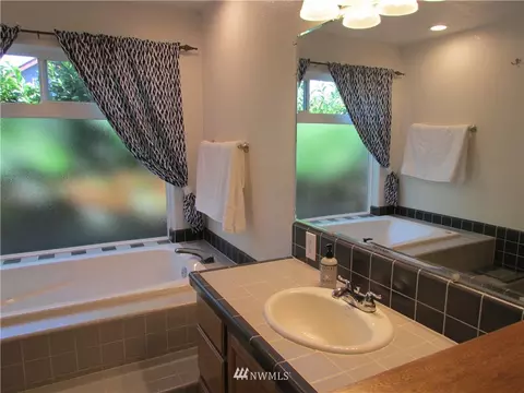 393 W Maple St, Sequim, WA 98382 photo 21