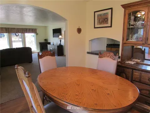 393 W Maple St, Sequim, WA 98382 photo 12