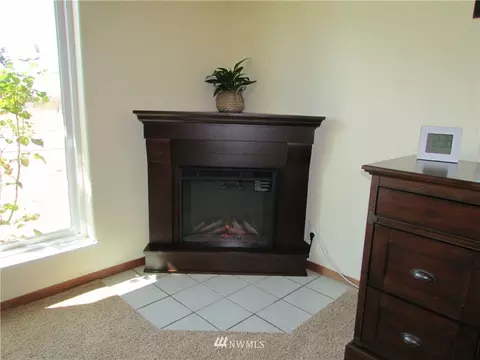 393 W Maple St, Sequim, WA 98382 photo 5