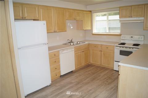 619 E St, Cosmopolis, WA 98537 photo 3